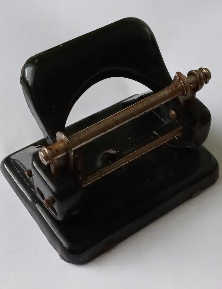 Alter Locher von LEITZ, No. 87, locht einwandfrei, Vintage, 30er in Neuwied