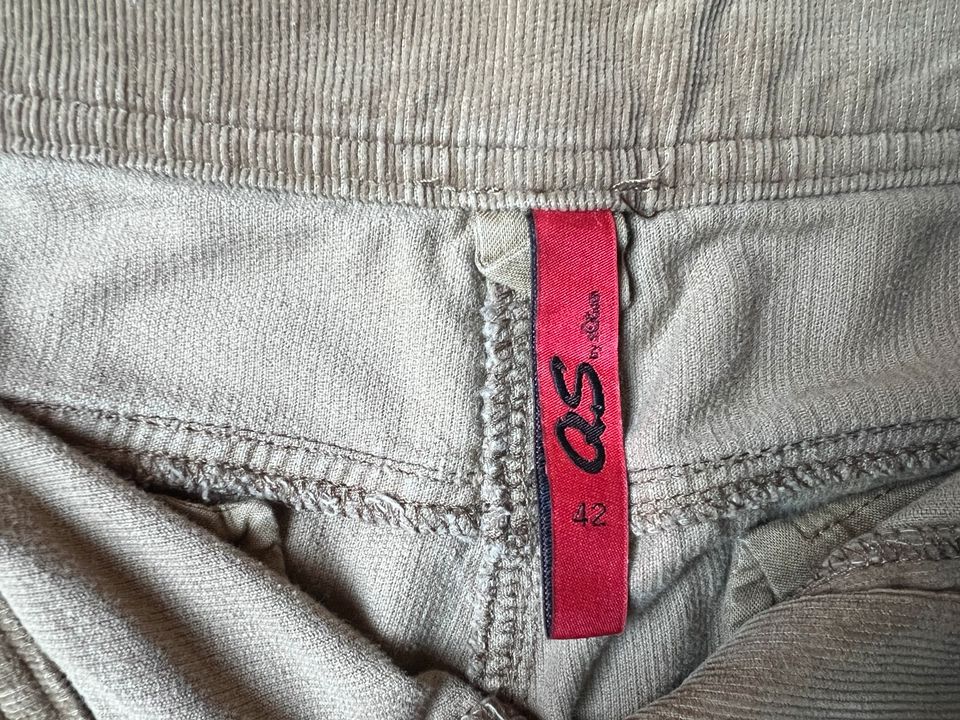 Qs by s.Oliver kurze Shorts 42 in Kaiserslautern