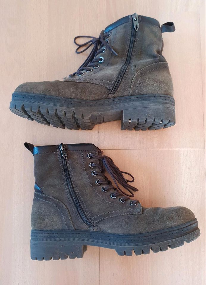 grüne Stiefeletten Gr. 40 von Tamaris in Nörvenich