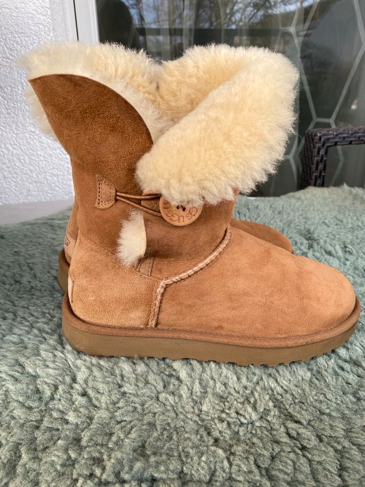 UGG Boots Baily Button II Chestnut 38/5,5 in Berlin