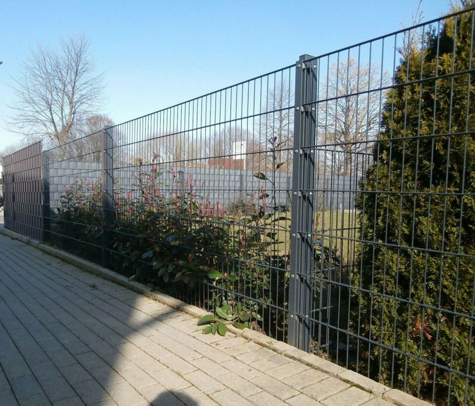 Gartenzaun Metallzaun Sichtschutz Doppelstabmatten Zaun Tor in Roetgen