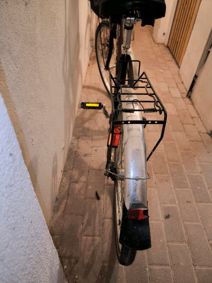 Damenrad Fahrrad 26 Zoll mit Korb, Rot in Halle