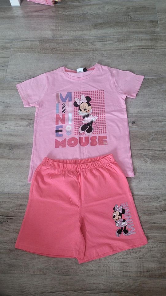 Minnie mouse Pyjama Größe 122/128 in Sassenburg