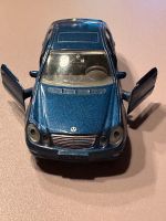 Siku Modell (1332) Mercedes Benz E 500 blau Hamburg - Hamburg-Nord Vorschau