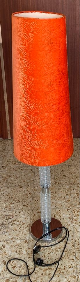 Vintage Stehlampe orange, 60er Jahre, Höhe 138 cm in Budenheim
