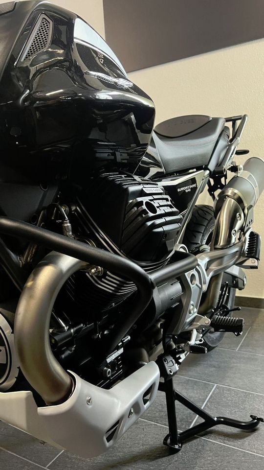 Moto Guzzi V85 TT Guardia d'Onore Sonderedition in Jengen