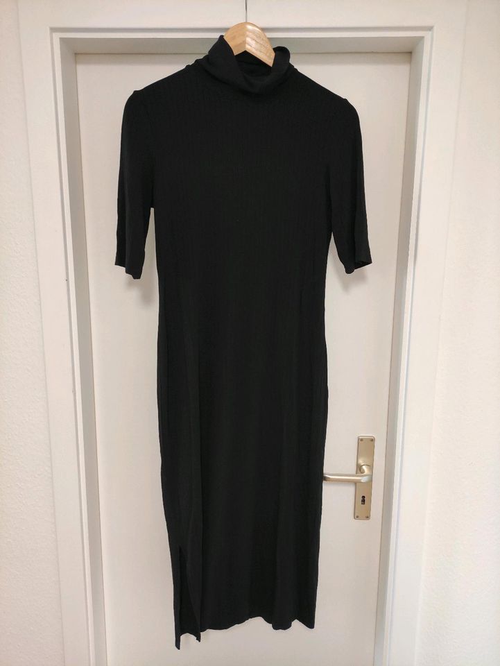 Langes Kleid (Größe 38) in Berlin
