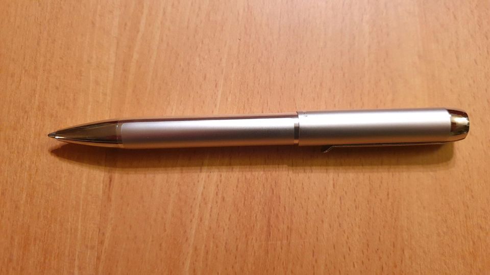 Pelikan Pura K 40 Kugelschreiber silber  mit dezentem Aufdruck in Leipzig