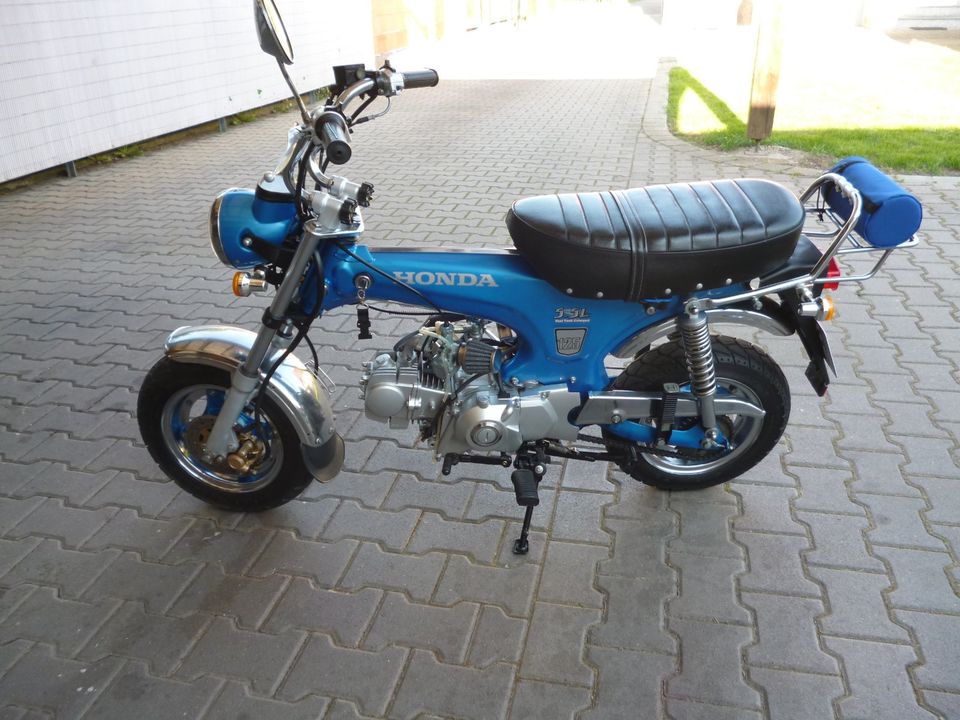 SKYTEAM 125 (Honda Dax ) in Kelheim