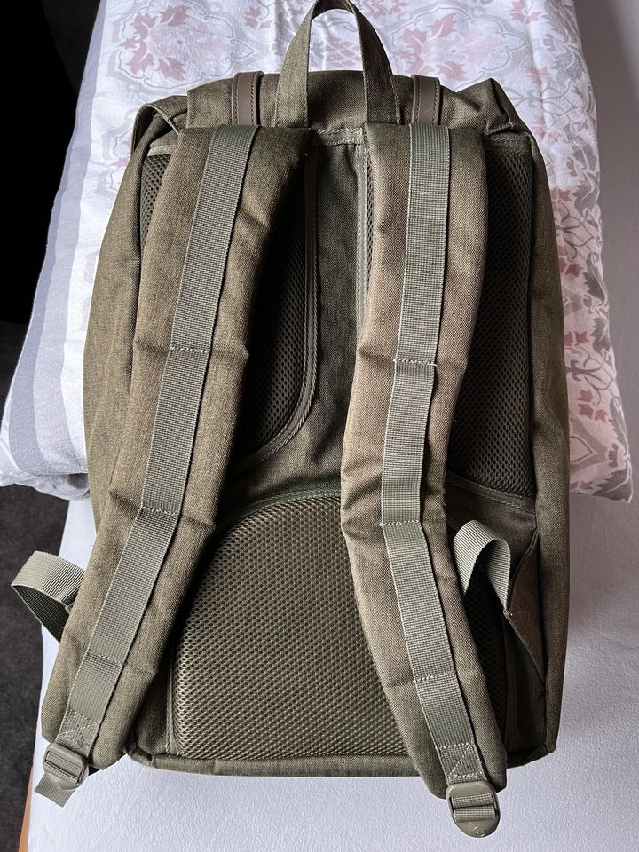 Herschel Tagesrucksack Khaki in Herzogenrath