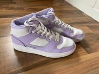 Karl Kani Schuhe Gr.39 Neuwertig Nordrhein-Westfalen - Hamm Vorschau