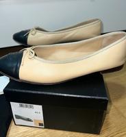 Original chanel Ballerina flats two Tone beige schwarz 40,5 Damen Bergedorf - Hamburg Lohbrügge Vorschau
