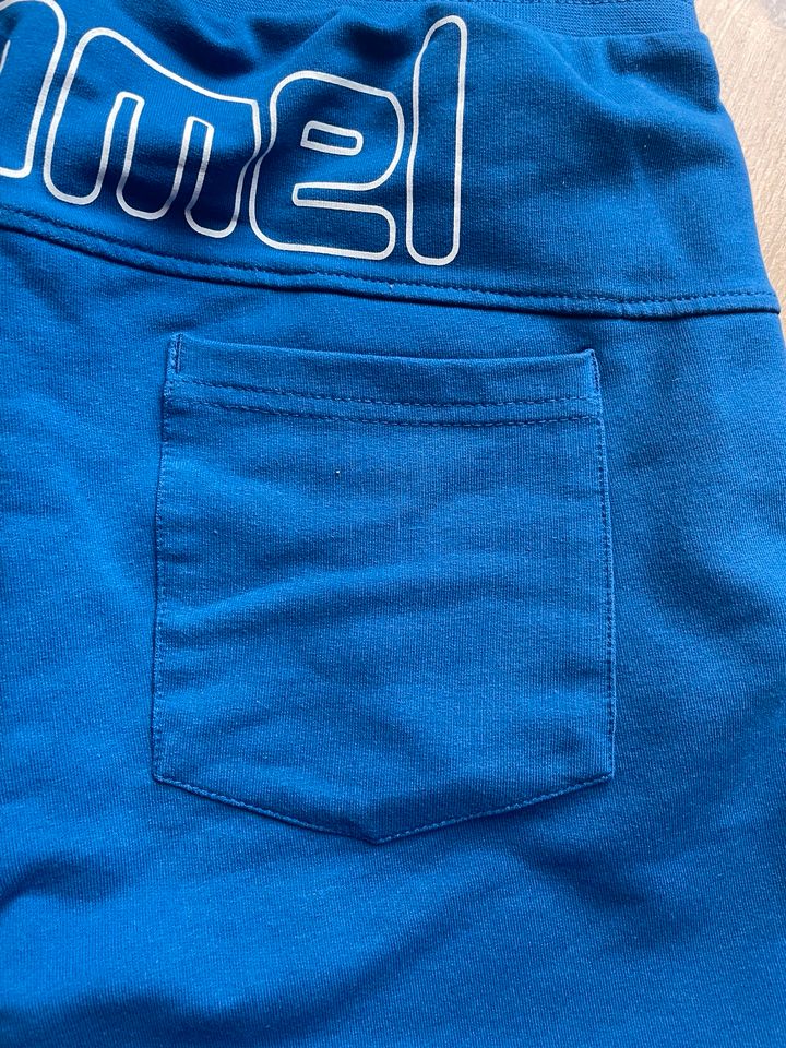 Hummel Shorts kurze Hose Topzustand in Rostock