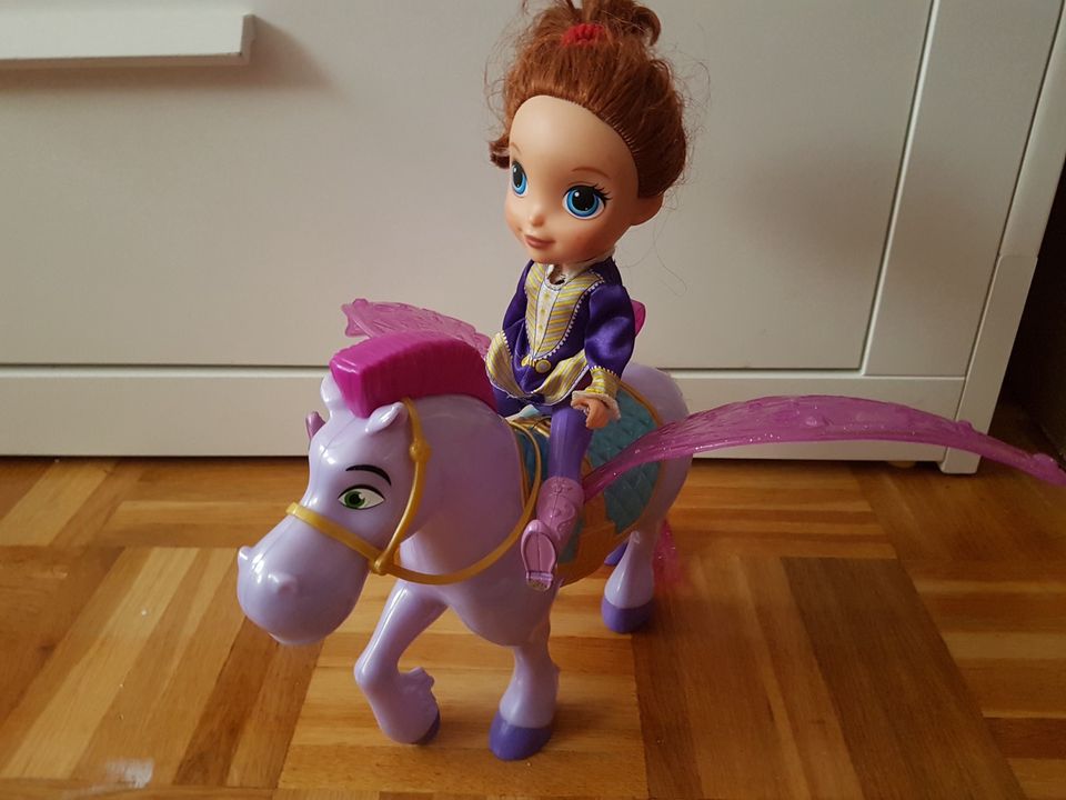 Prinzessin Sofia Puppe mit minimus Pferd in Wernau