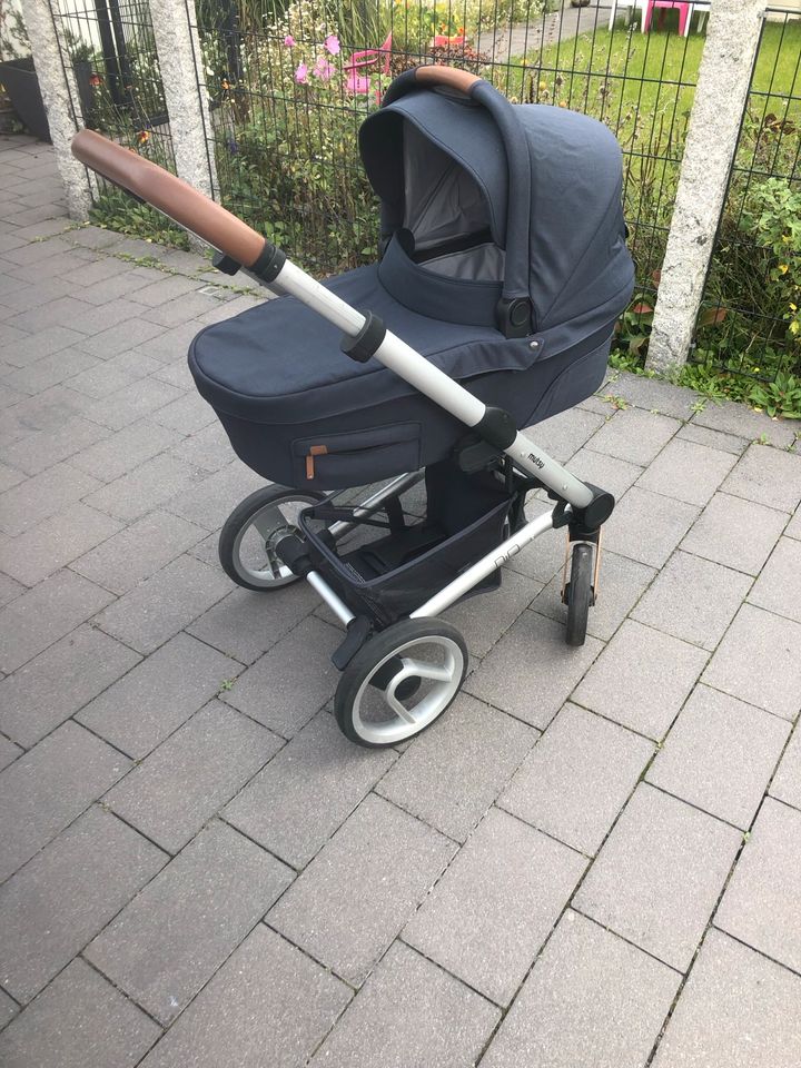 Kombi-Kinderwagen mutsy nio mit viel Zubehör in Oerlinghausen