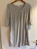 Stillshirt Schlafanzug bpc Gr 42 eher 44 grau weiß Hessen - Solms Vorschau
