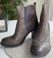 G-STAR RAW Chelsea Ankle Boots Bootie Leder Gr. 41, warmes Grau Hannover - Vahrenwald-List Vorschau