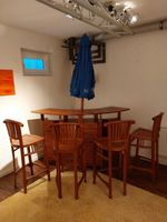 Teakholz Bar mit 4 Stühlen und Sonnenschirm Nordrhein-Westfalen - Dinslaken Vorschau