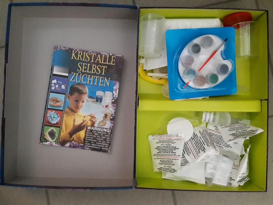 Experiment Koffer Kristalle (Chemie, Labor, Kinder, lernen) in Bad Saulgau