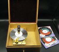 Thorens Polyphon neuzeitlich mit 2 Platten Zungenspielwerk Saarland - Völklingen Vorschau