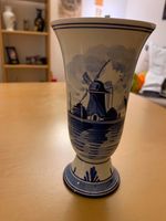 Kleine handbemalte Vase aus Delfter Porzellan Baden-Württemberg - Steinheim an der Murr Vorschau