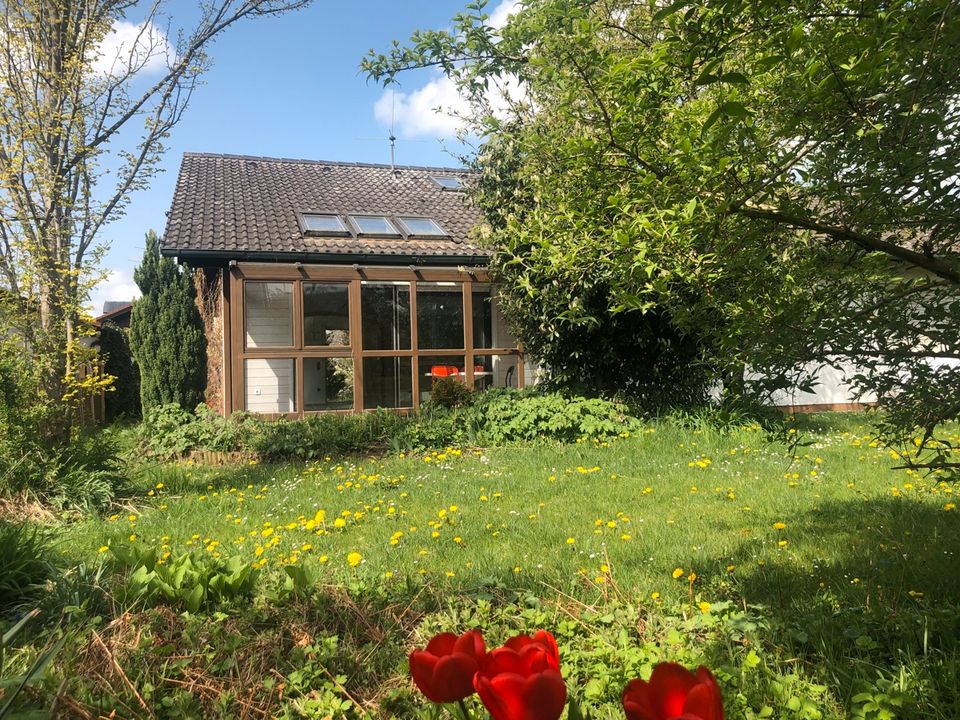 Familienfreundlicher, ideal geschnittener Bungalow im Dreieck München Erding Landshut in Fraunberg