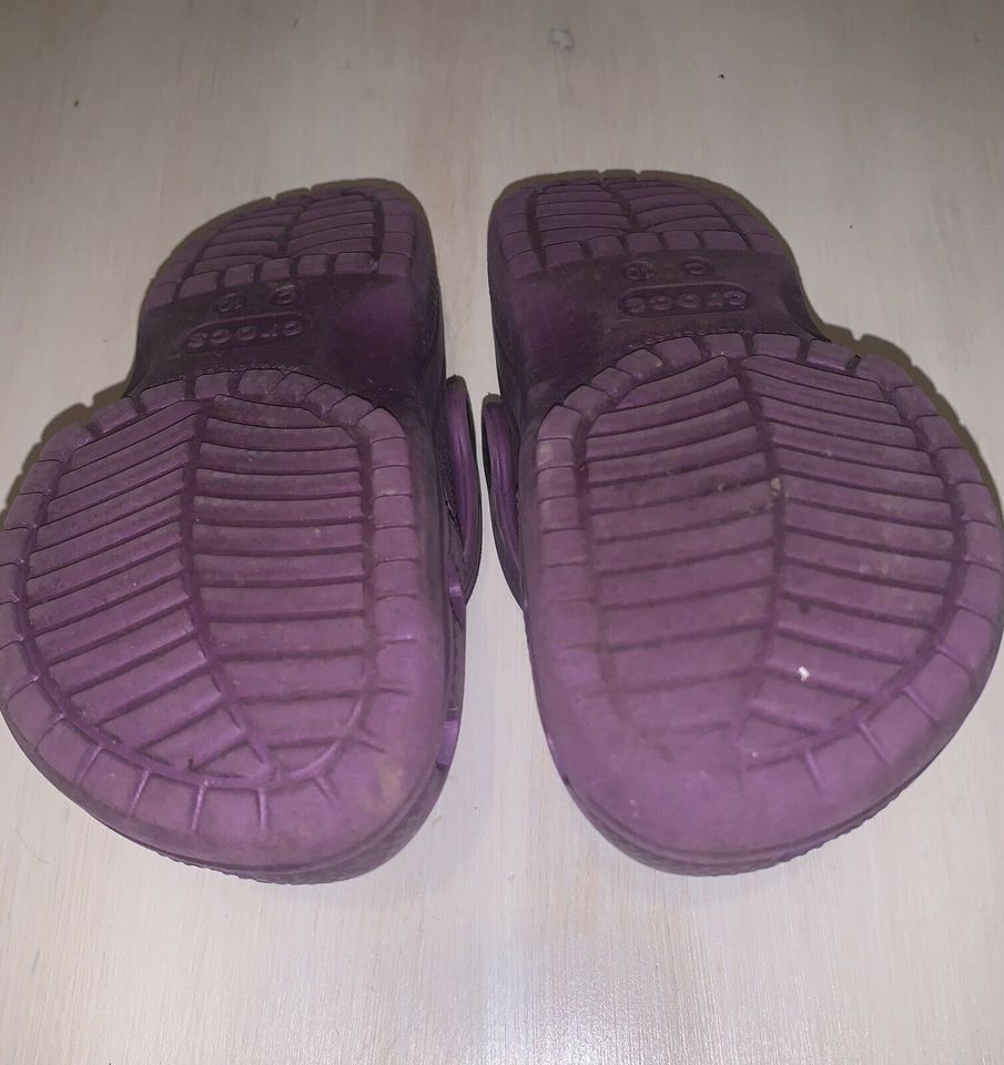 Crocs  Bade-/Hausschuhe C10 Gr. 27/28. gebraucht in Brachttal