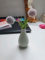 Kunstblume und Mini Vase in hellem Grün Hessen - Weilmünster Vorschau