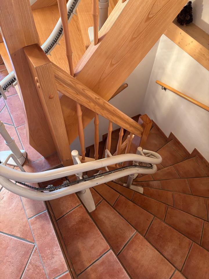 Treppenlift Lifta Avantgarde 6100 fast neu 3 Ebenen NP 16.000.- in Ingolstadt