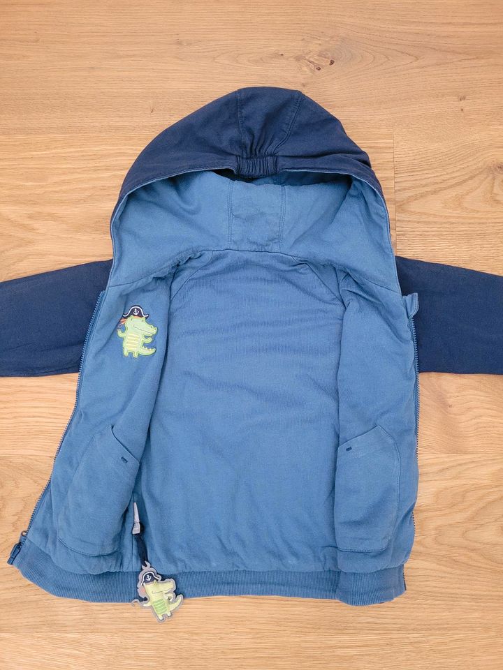 Sigikid dicke Sweatjacke zum Wenden blau Krokodil Gr. 92 in Staudt