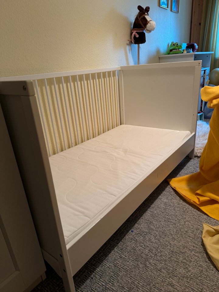 Babybett Gitterbett 70x140cm IKEA SMÅGÖRA in Leipzig