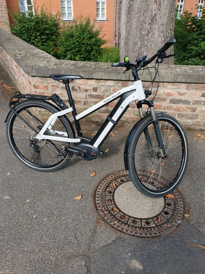 Riese & Müller „New Charger Touring“ E-Bike in Wesseling