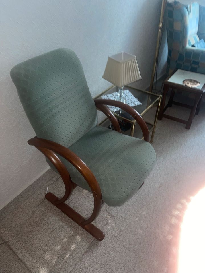 Stuhl in grün/brau in Hamburg