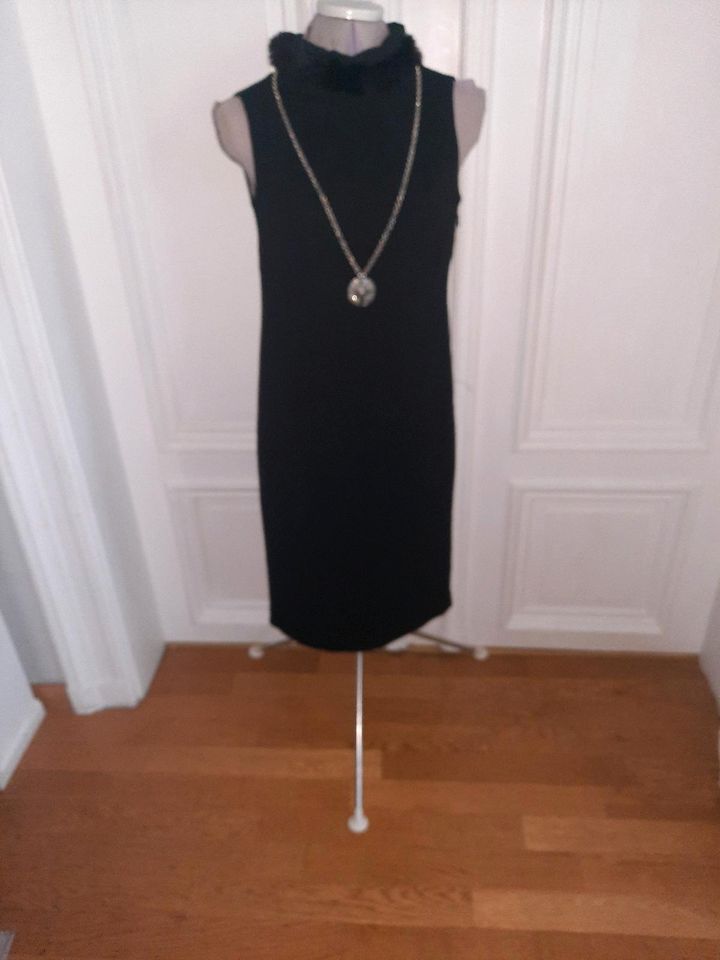 Abendkleid Kleid elegant schwarz figurbetonnt Gr 34-36 in Leipzig