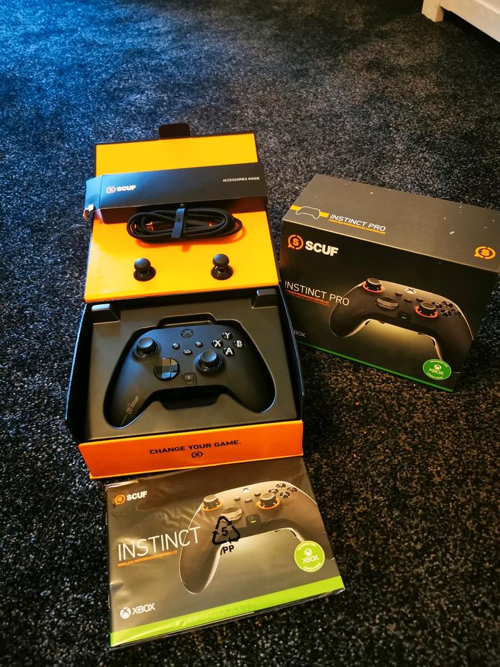 SCUF controller instinct pro in Stadland