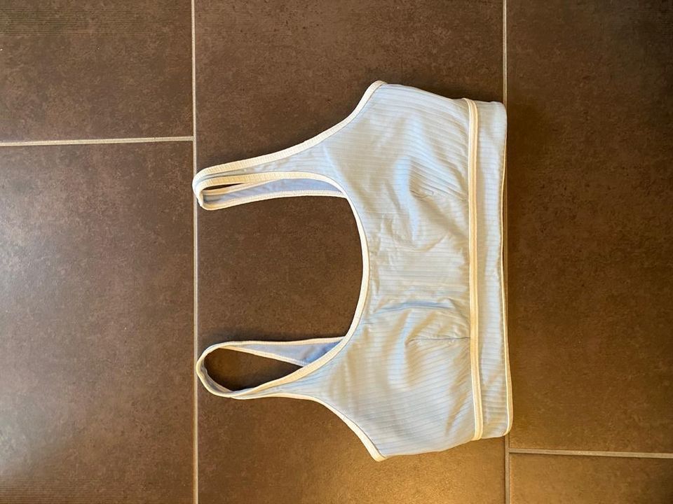 Bikini Größe XS, Marke Hollister (2 Stück) in Reinfeld