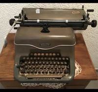 Schreibmaschine - Triumph Matura 1950'er - Vintage Typewriter Nordrhein-Westfalen - Zülpich Vorschau