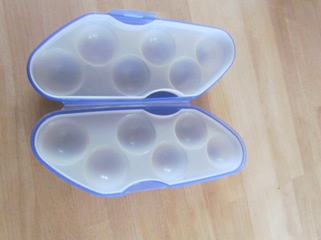 Tupperware Tupper Eier Behälter Box Brotdose blau Kolumbus in Baunatal