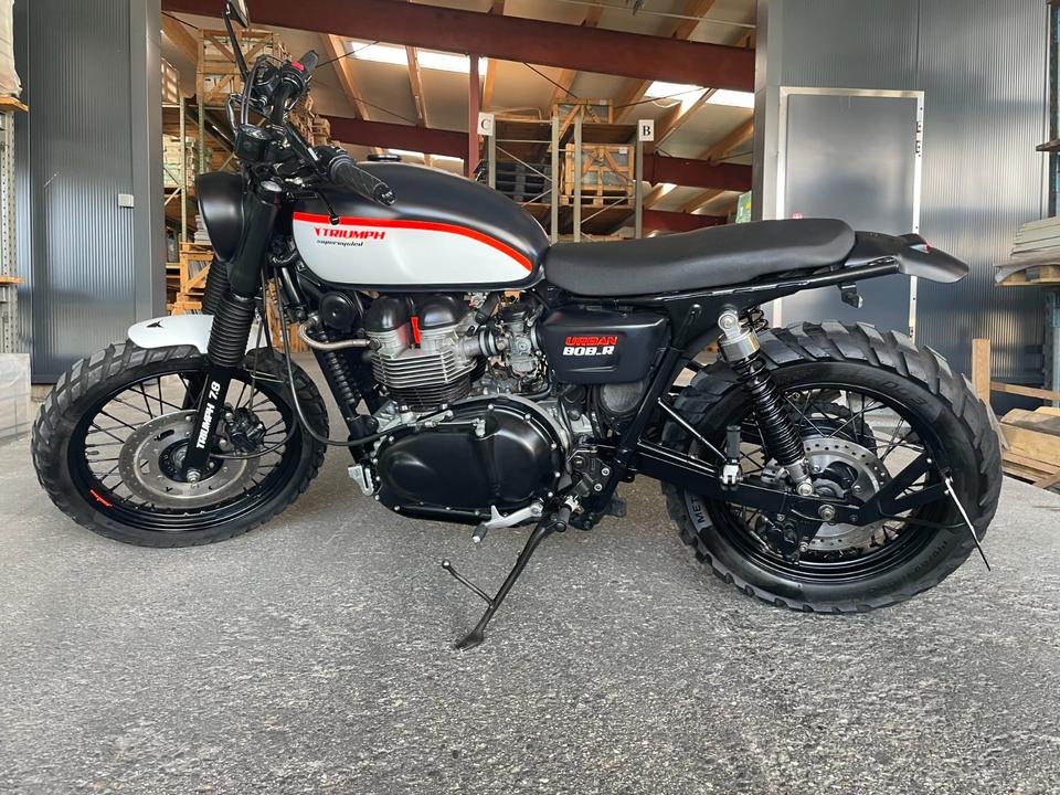 Triumph Bonneville T100 Cafe Racer, Scrambler, Custom, Cafe Race in Freilassing