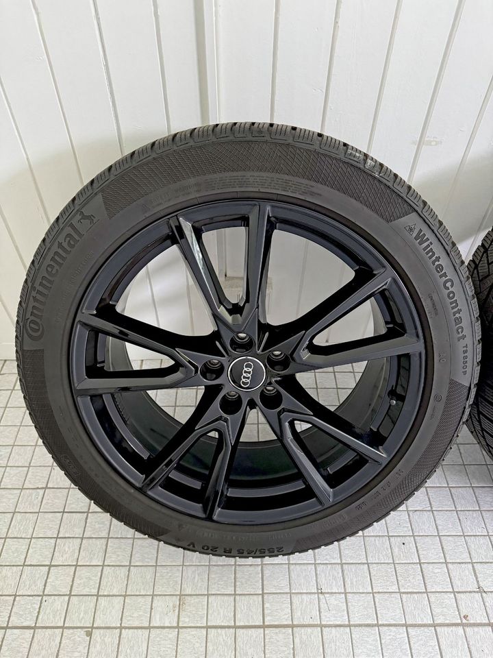 Original Audi Q5 SQ5 Schwarz Felgen Winterräder 255/45 R 20 Zoll in Nürtingen