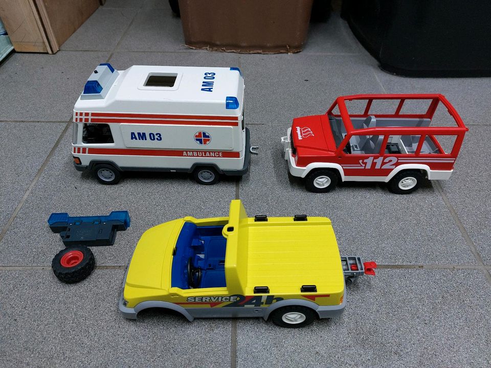 Playmobil Ambulance Feuerwehr Abschlepp  20 3925 02 3181 01 3214 in Idstein