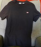 2 Shirts ,Größe M in schwarz und beige Berlin - Reinickendorf Vorschau
