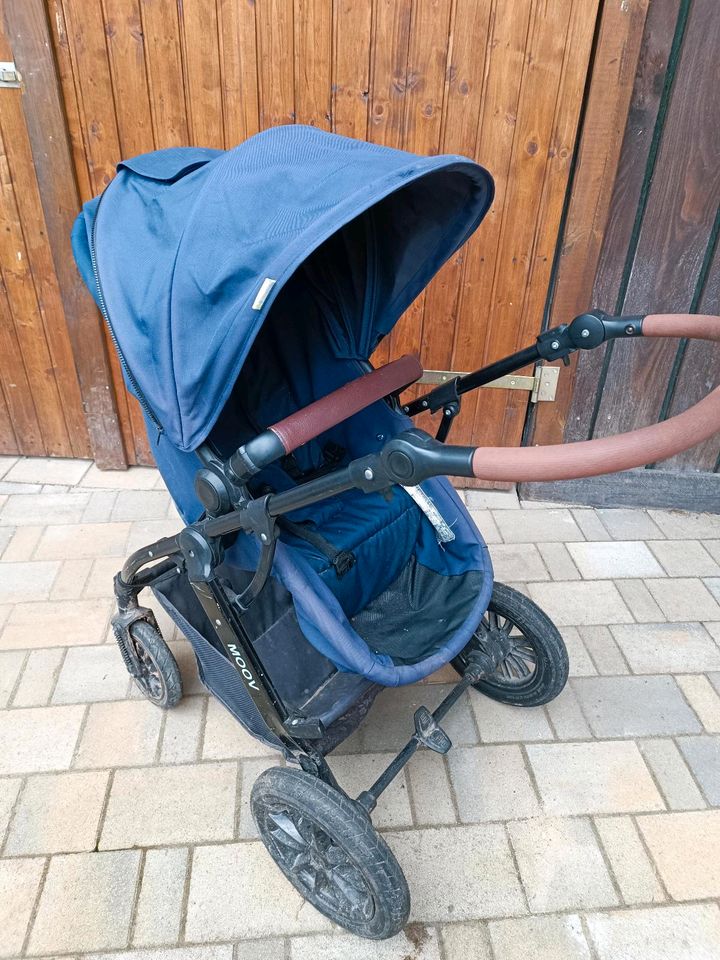 Kinderwagen mit Maxi Cosi Schale in Kefenrod