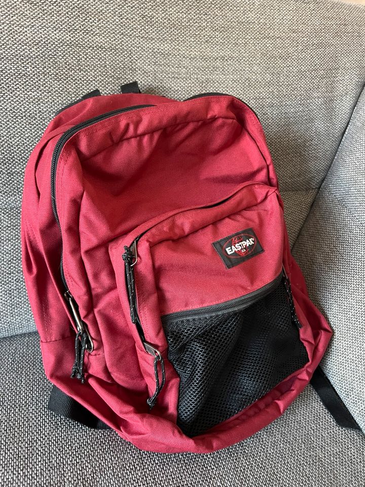 Eastpak Rucksack dunkelrot NEU in Sulz