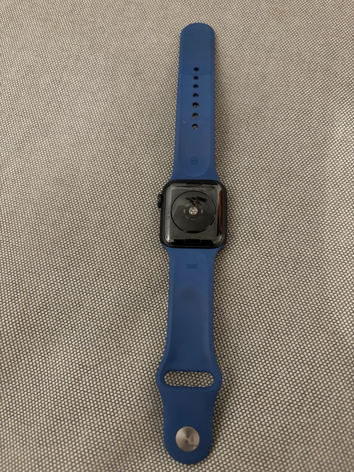 Apple Watch SE 40mm in Leonberg