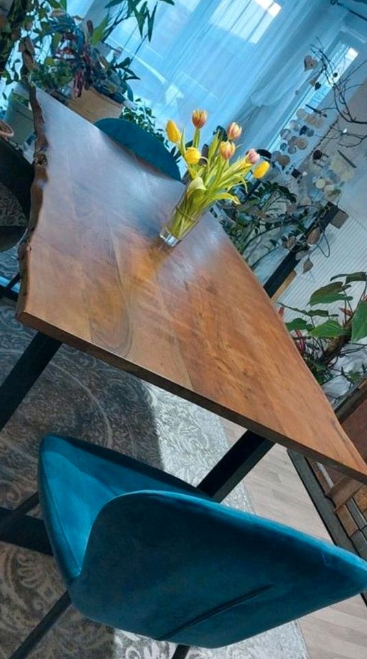 Holztisch zu verkaufen top Zustand Esszimmer Tisch in Niedernberg