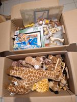 2 Kartons voll mit Giraffen Flohmarktware? Schleswig-Holstein - Bahrenfleth Vorschau