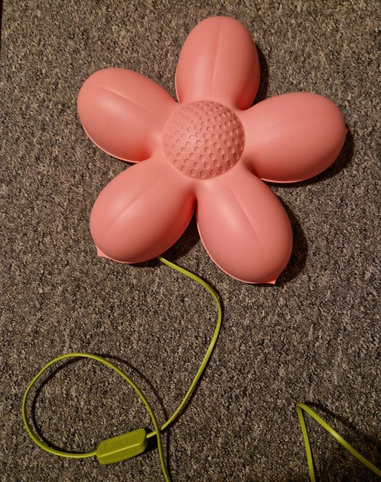 Lampe Blume Ikea rosa Mädchen *Neuwertig*inkl. Leuchtmittel in Staudernheim