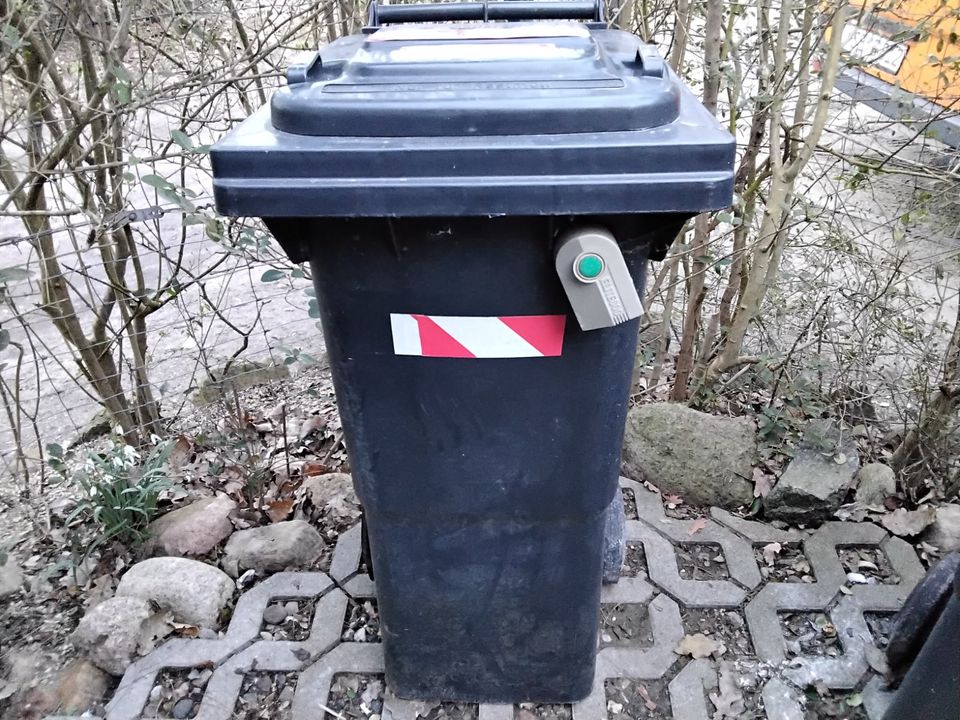 ANGEL KÖDER FISCH BOX MIT SAUERSTOFF EINTRAG - MOBIL 60 LITER in Röbel