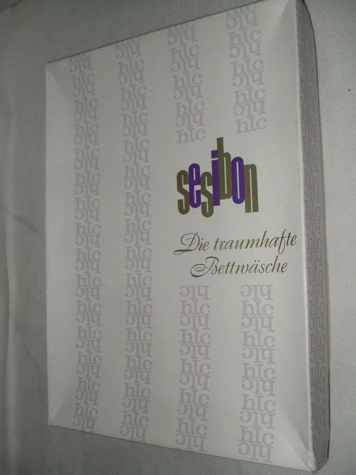 Bettbezug mit Kissen fein bestickt, original verpackt, "sesibon" in Kronach